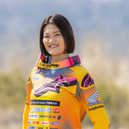 川井 麻央